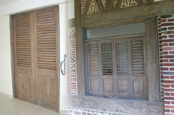 Portes persiennées